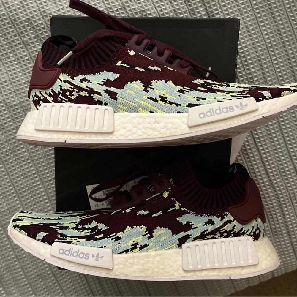 Adidas nmd r1 primeknot Datamosh 2.0 size 11.5